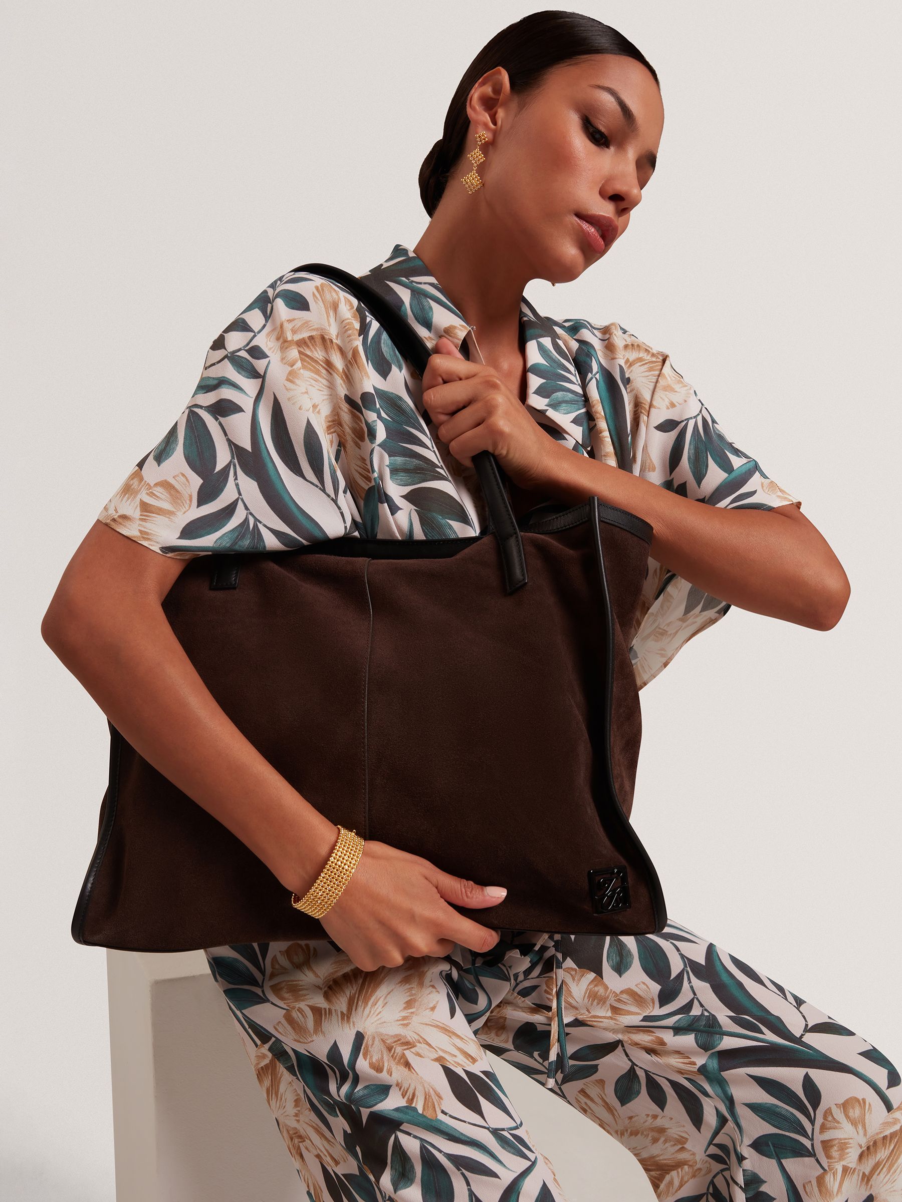 バッグ Tyyy Buy Ted Baker Brown ANNIEYY Script Detail Large Suede Tote from