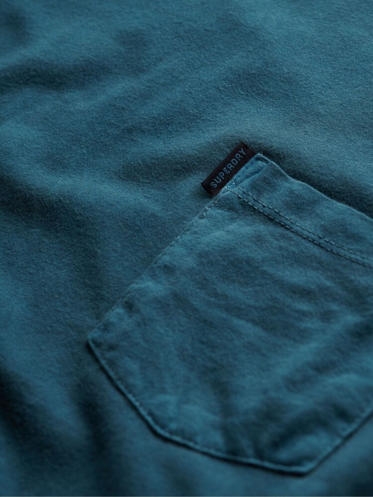 تيشيرت كلاسيكي بجيوب أساسية من Superdry - Image 6 of 6