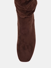 Braun - Novo GERI Block Heel Square Toe Ruched Knee Boot - Bild 5 von 6