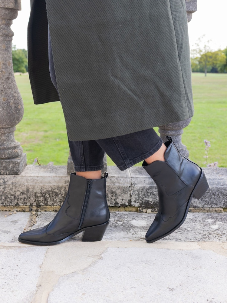 Schwarz - Novo Diablo Low Heel Western Boots - Bild 1 von 6