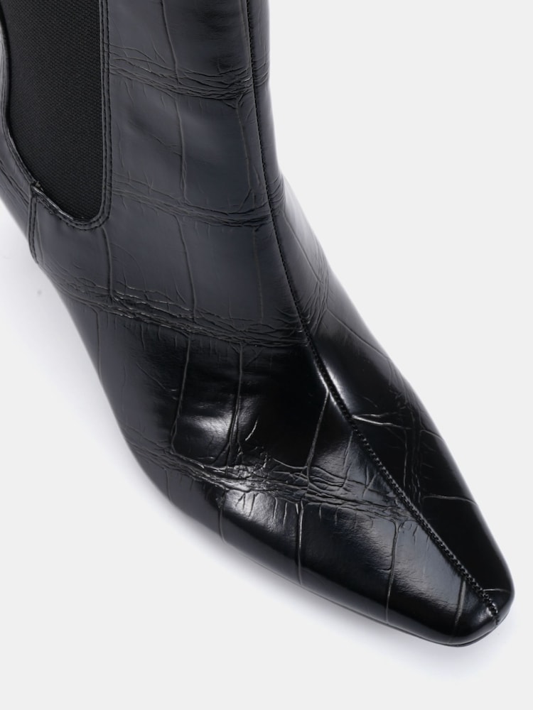 Novo Black Regular Fit Kennedy Curved Mid Heel Chelsea Ankle Boots - Image 6 of 6 Novo Black Regular Fit Kennedy Curved Mid Heel Chelsea Ankle Boots - Image 6 of 6