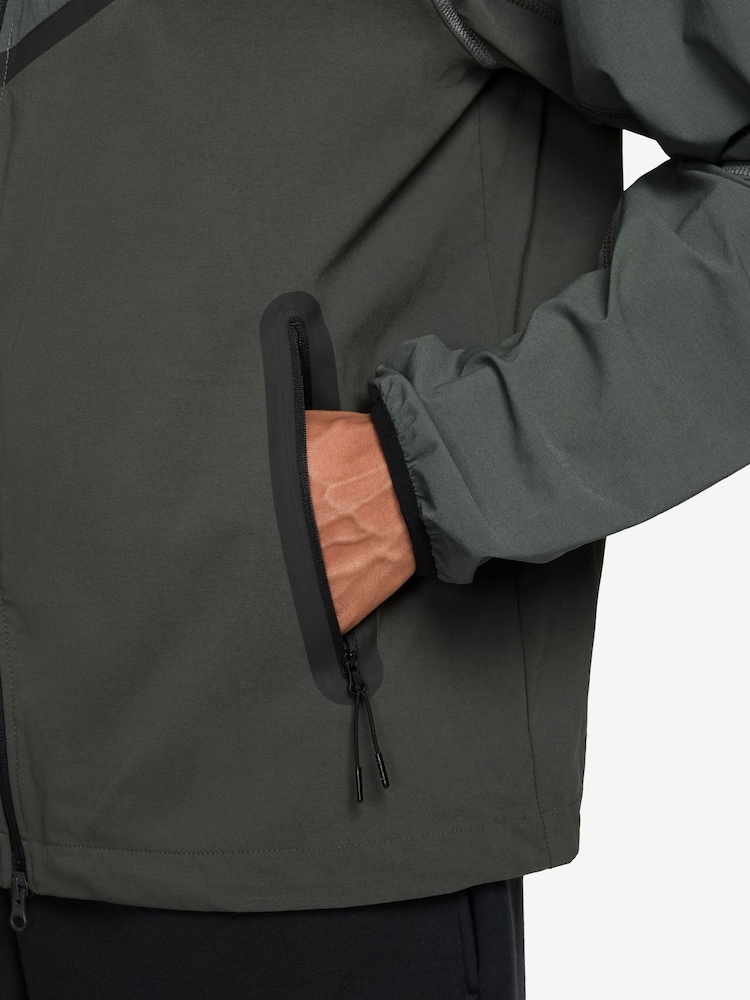 Μπουφάν Nike Tech Dri-Fit με υφαντό φερμουάρ και πλήρες φερμουάρ Windrunner - Εικόνα 3 από 3