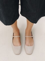 Bone Forever Comfort® Leather Square Toe Mary Jane Shoes - Image 4 of 9