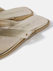 Mint Velvet Lula Leather Flip Flop Sandals - صورة 4 من 4