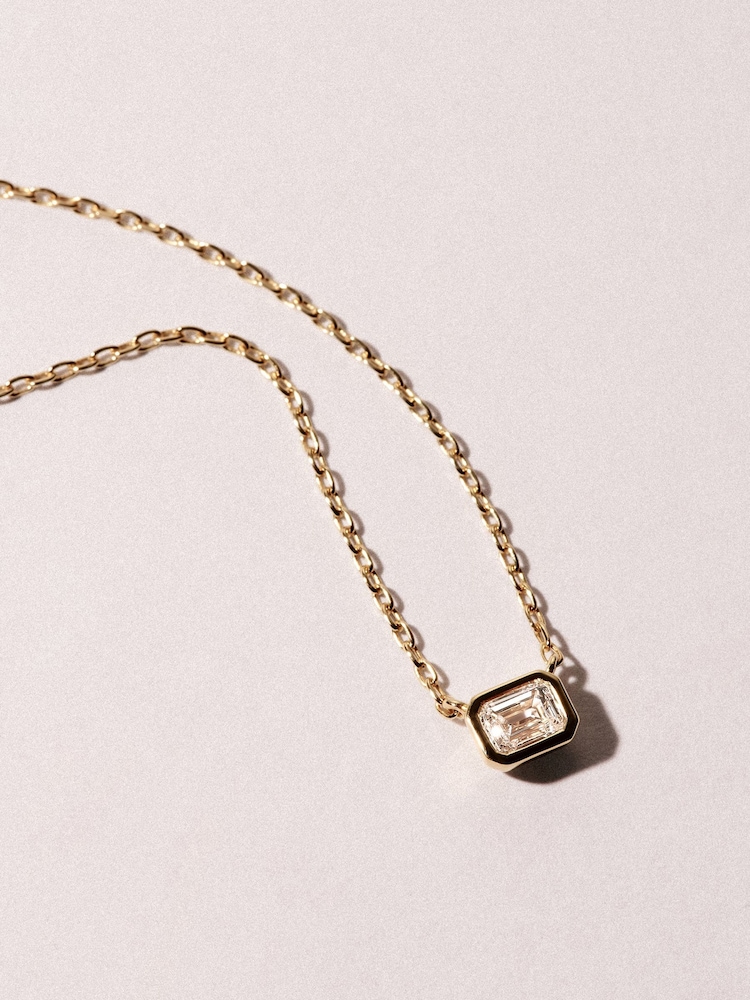 The Diamond Store White Horizon Emerald Cut Lab Diamond Solitaire Necklace 0.25ct H/SI in 18k Gold Vermeil - Image 8 of 8 The Diamond Store White Horizon Emerald Cut Lab Diamond Solitaire Necklace 0.25ct H/SI in 18k Gold Vermeil - Image 8 of 8