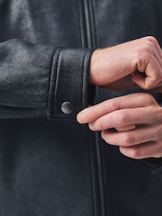 Μαύρο - Μπουφάν με φερμουάρ από τεχνητό δέρμα - Εικόνα 7 από 8