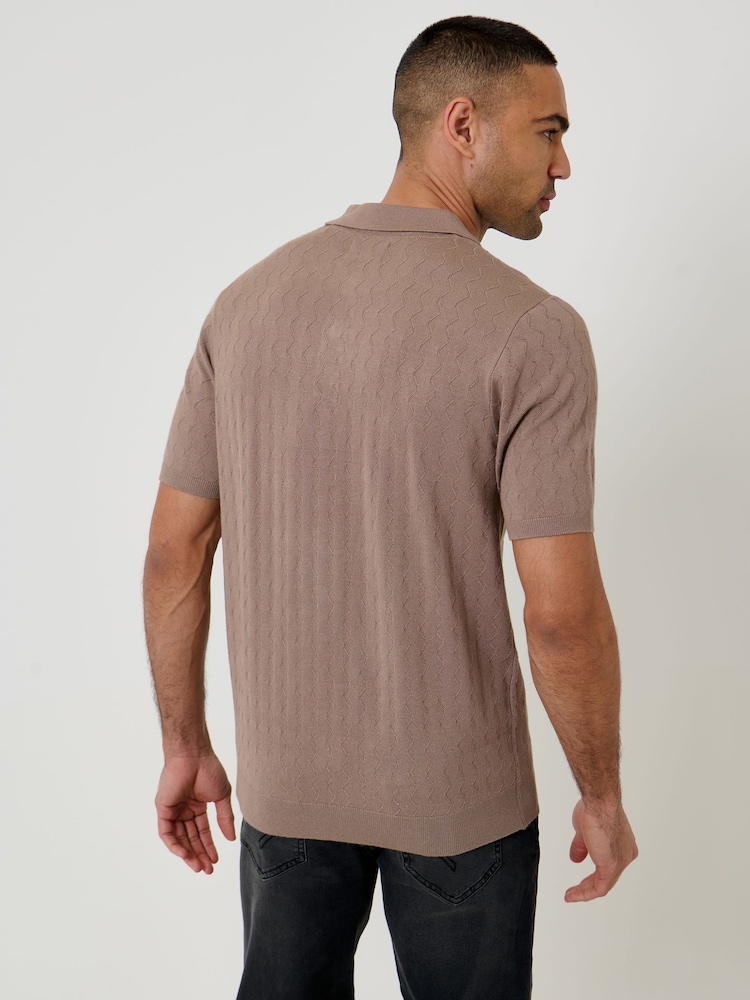 Marrón - Threadbare Zig Zag Stitch Knitted Polo Shirt - Imagen 2 de 5