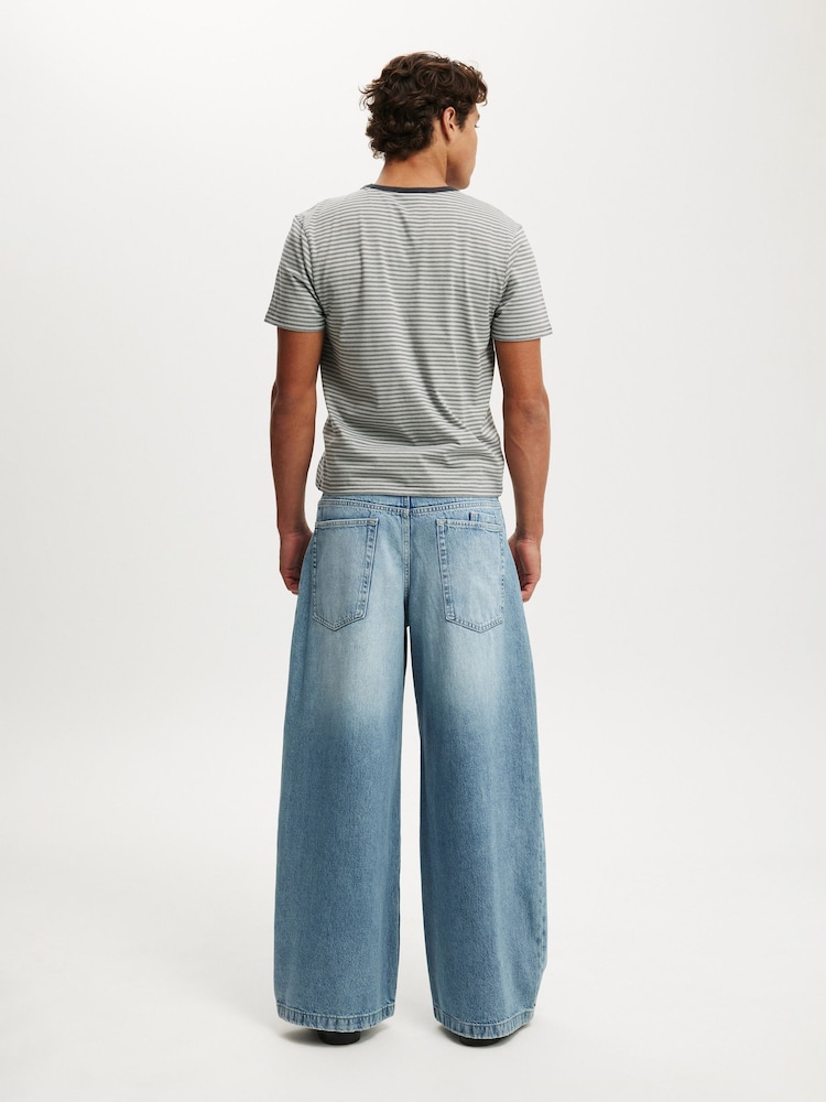 Cotton On Blue Y2K Super Baggy Jeans - Image 2 of 5 Cotton On Blue Y2K Super Baggy Jeans - Image 2 of 5