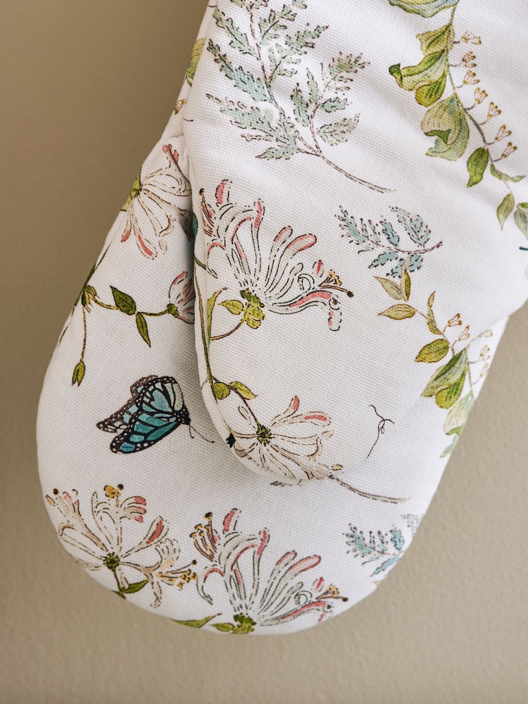 Sophie Allport Off White Wild Floral Oven Mitt - Image 2 of 3