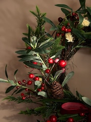 Winter Berries Artificial Christmas Wreath - صورة 4 من 4