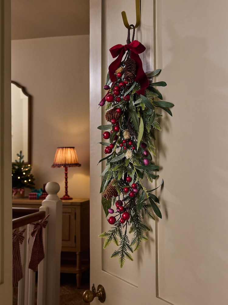 Green Winter Berries Artificial Swag Christmas Wreath - Image 1 of 4