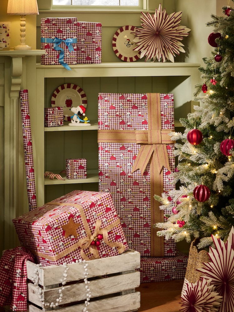 Red Snoopy Extra Wide 10M Christmas Wrapping Paper - Image 2 of 4 Red Snoopy Extra Wide 10M Christmas Wrapping Paper - Image 2 of 4