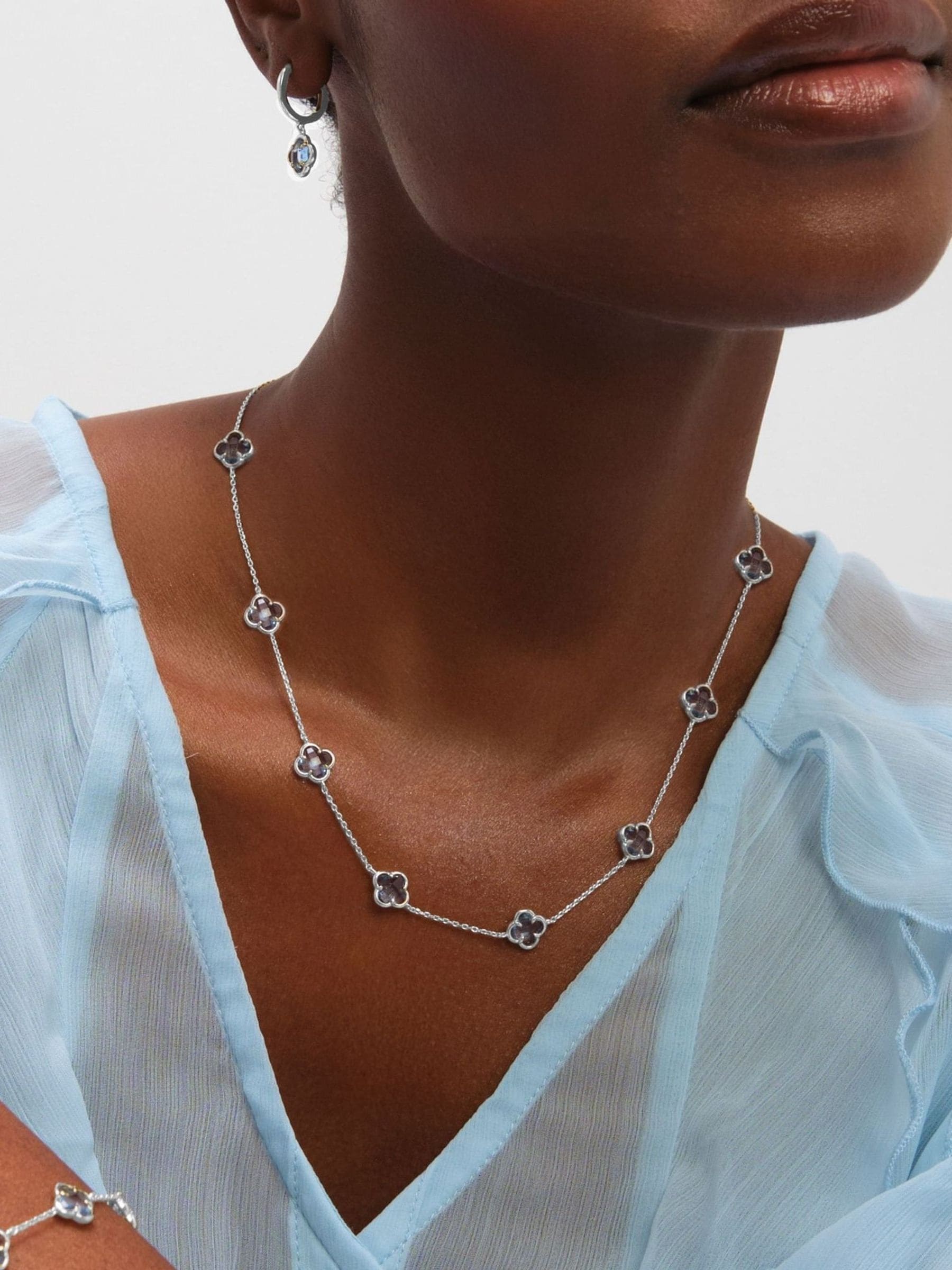 Buy Inicio Light Blue Sapphire Clover Necklace - Gift Pouch from