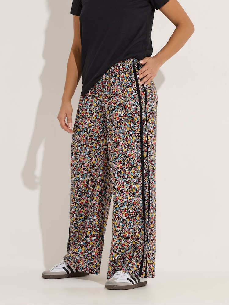 PixieGirl Petite Black Ditsy Wide Leg Side Stripe Trousers - Image 2 of 5