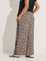 PixieGirl Petite Black Ditsy Wide Leg Side Stripe Trousers - Image 3 of 5