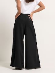 بنطلون بلازو أمامي مطوي من PixieGirl Petite - صورة 3 من 5