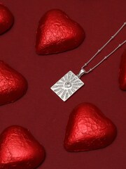 Inicio תליון עם צ'ארם לב, בנרתיק מתנה - תמונה 4 מתוך 5