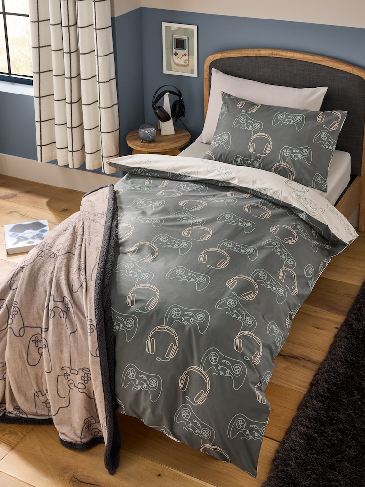 Linear Gamer Cotton gamer Duvet Cover and Pillowcase Set - Image 1 of 6 Linear Gamer Cotton gamer Duvet Cover and Pillowcase Set - Image 1 of 6