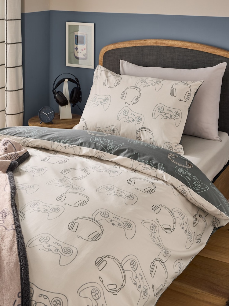 Linear Gamer Cotton gamer Duvet Cover and Pillowcase Set - Image 2 of 6 Linear Gamer Cotton gamer Duvet Cover and Pillowcase Set - Image 2 of 6