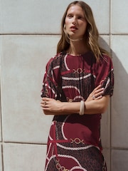 Burgunderroter Ketten-Print - Midikleid mit Puffärmeln - Bild 4 von 7