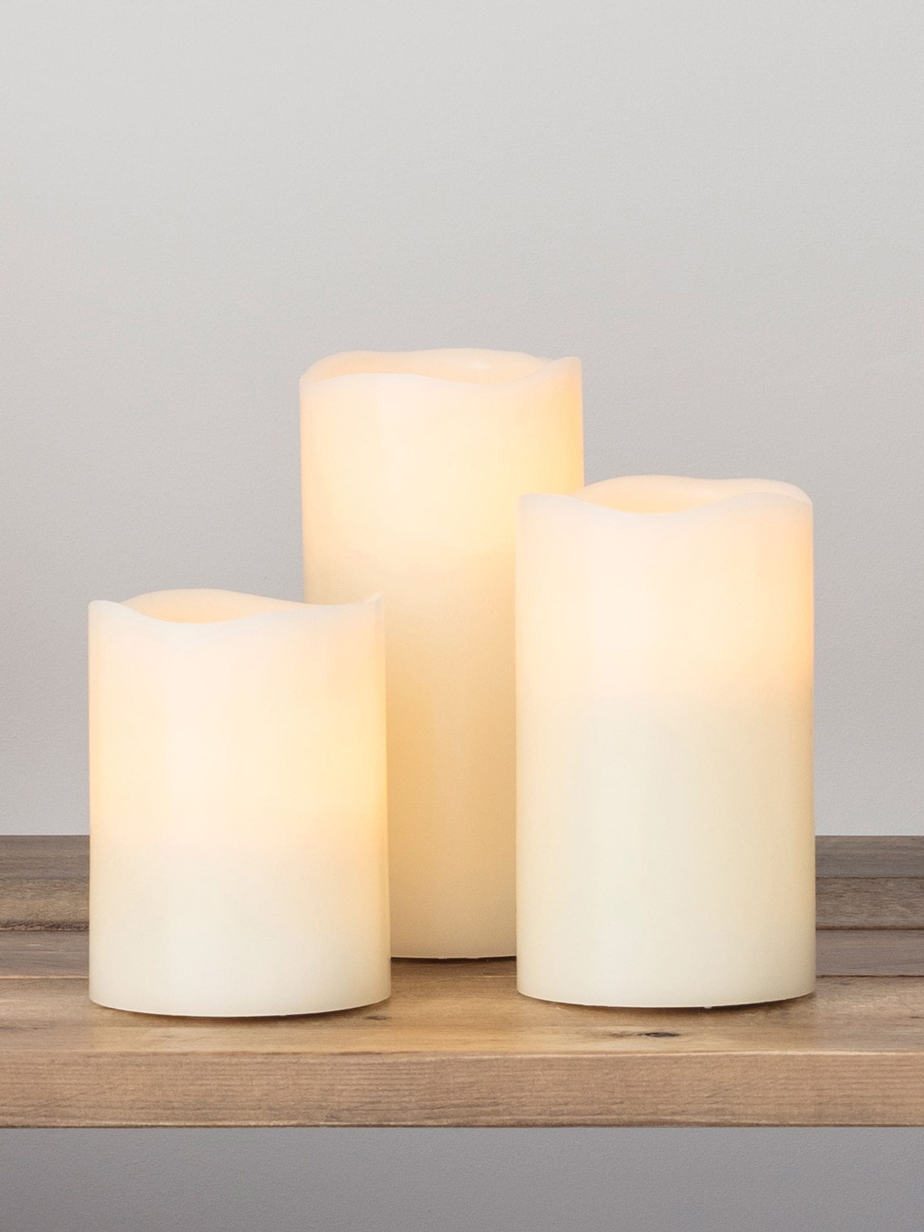 Lights4fun Set of 3 Real Wax Battery Operated Flameless LED Candles with Timer - Image 3