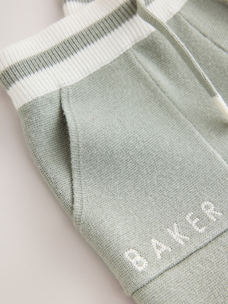 Baker by Ted Baker 3 Piece Knitted Varsity Cardigan T-Shirt and Joggers Set 3 Piece - Larawan 10 ng 10
