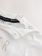 Baker by Ted Baker 3 Piece Knitted Varsity Cardigan T-Shirt and Joggers Set 3 Piece - Larawan 7 ng 10