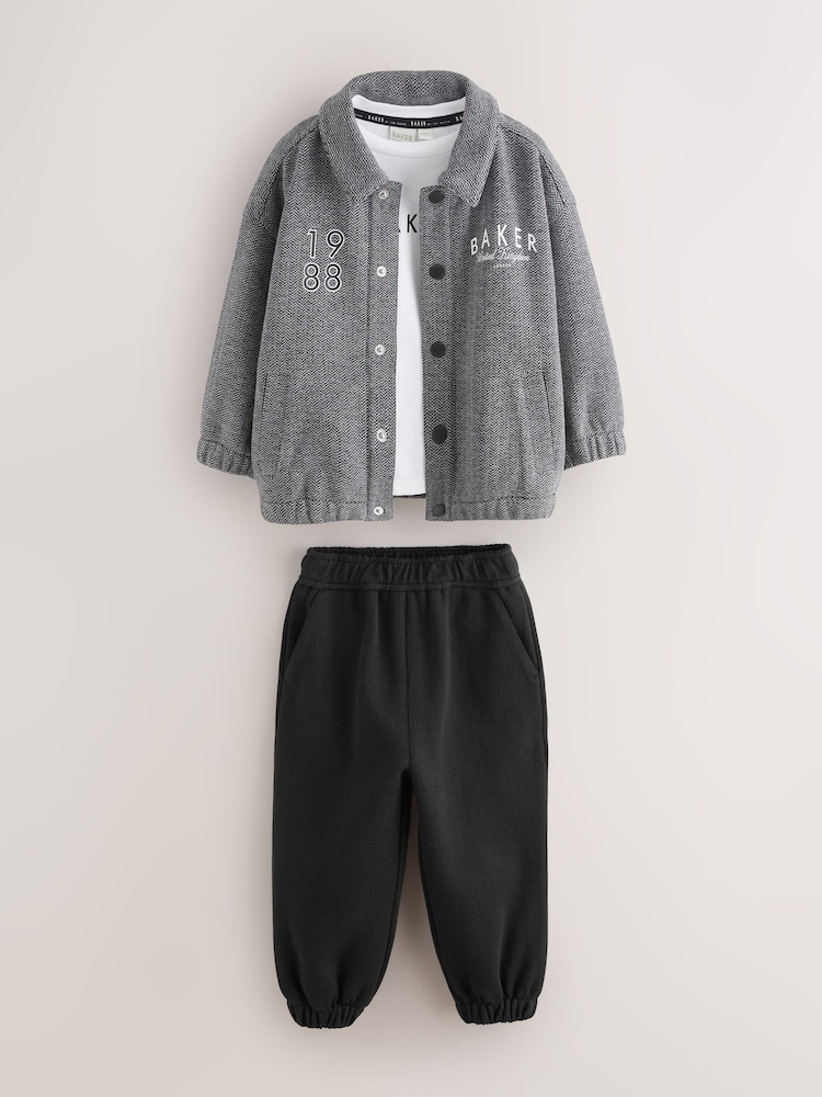 Baker by Ted Baker 3 Piece Textured Jacket, T-Shirt and Joggers Set - Slika 1 od 10 Baker by Ted Baker 3 Piece Textured Jacket, T-Shirt and Joggers Set - Slika 1 od 10