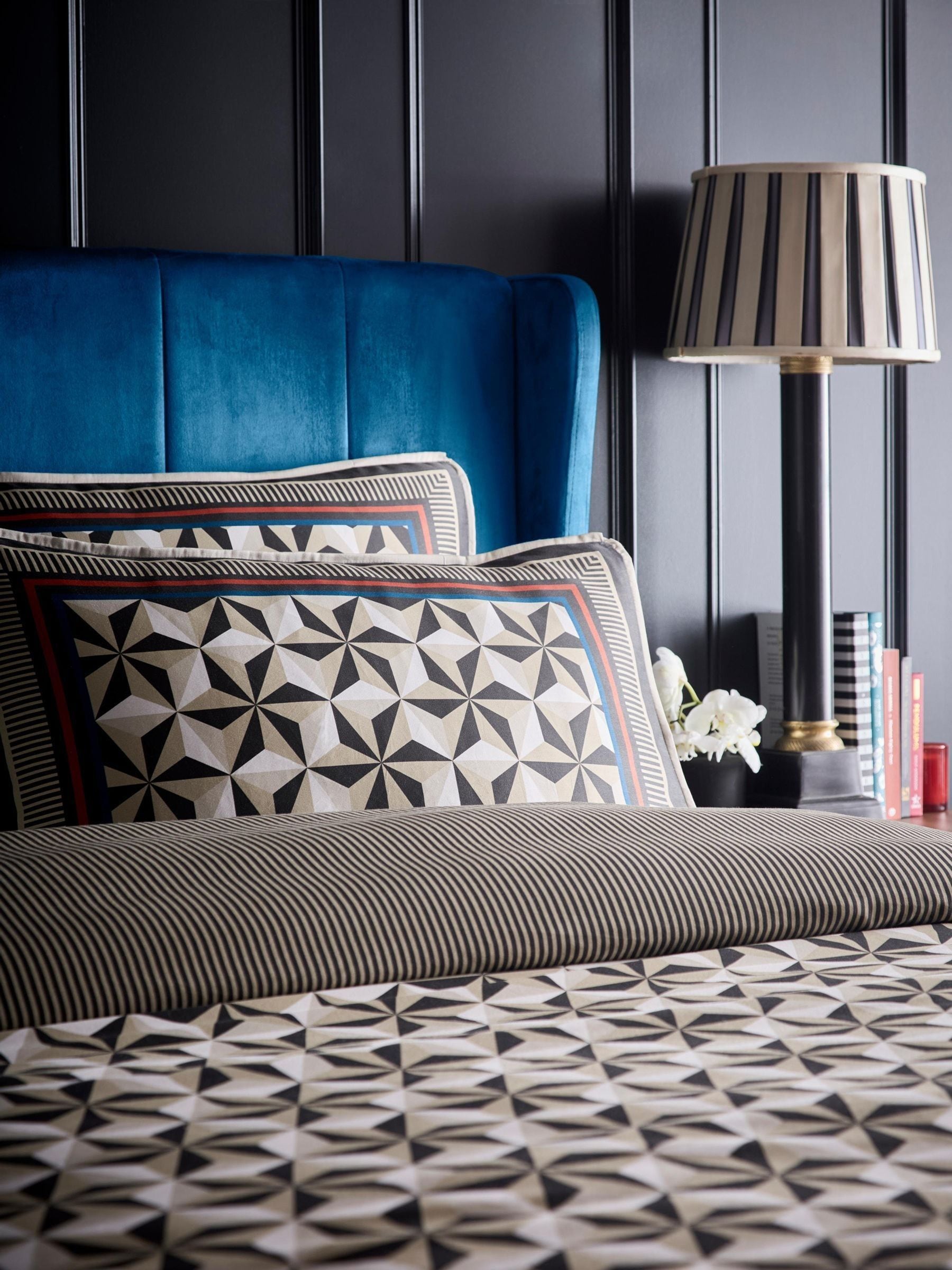 Laurence Llewelyn-Bowen Hero Duvet Cover Set Black - Image 4