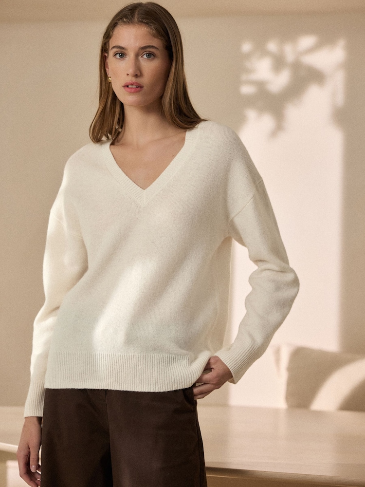 Ecru Merino Wool N.Premium V-Neck Jumper - Image 2 of 7