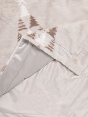 Natural Christmas Tree Faux Fur Throw - Image 7 of 7