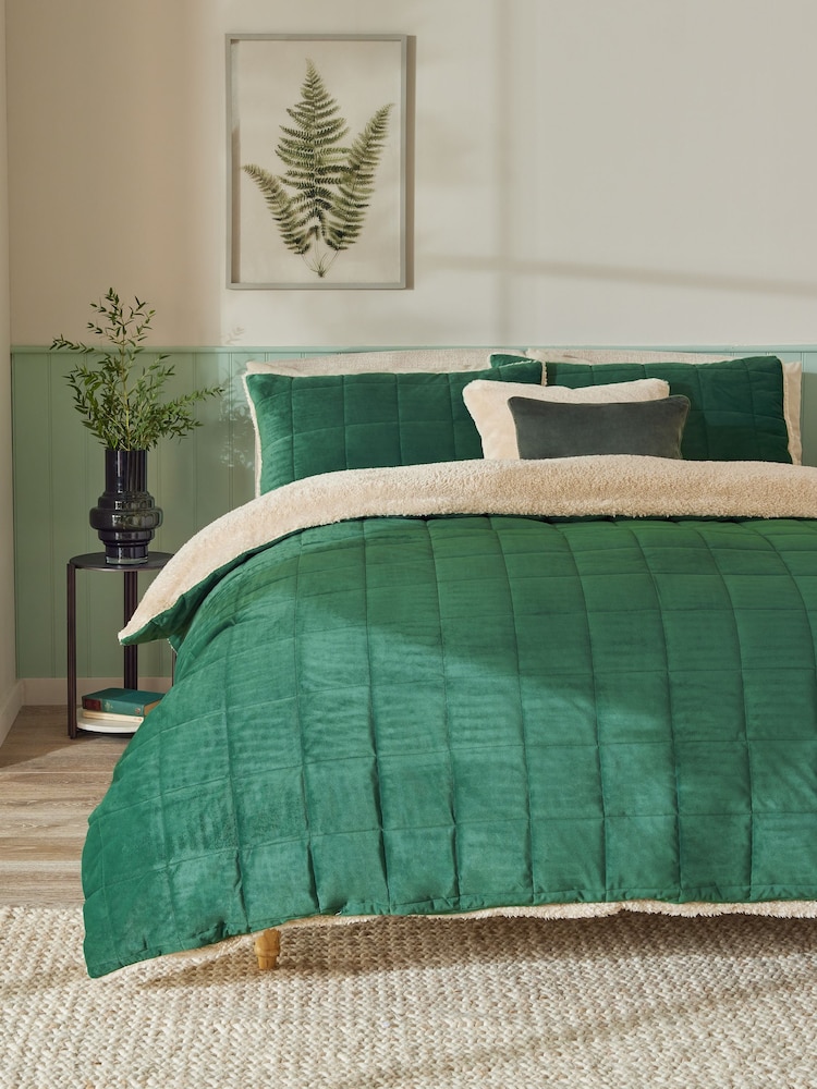 Brooklyn Quilted Velvet Duvet Cover and Pillowcase Set - Imagen 1 de 4