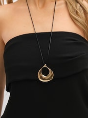 Inicio Gold Tone Jet Cord Open Pendant - Image 3 of 3