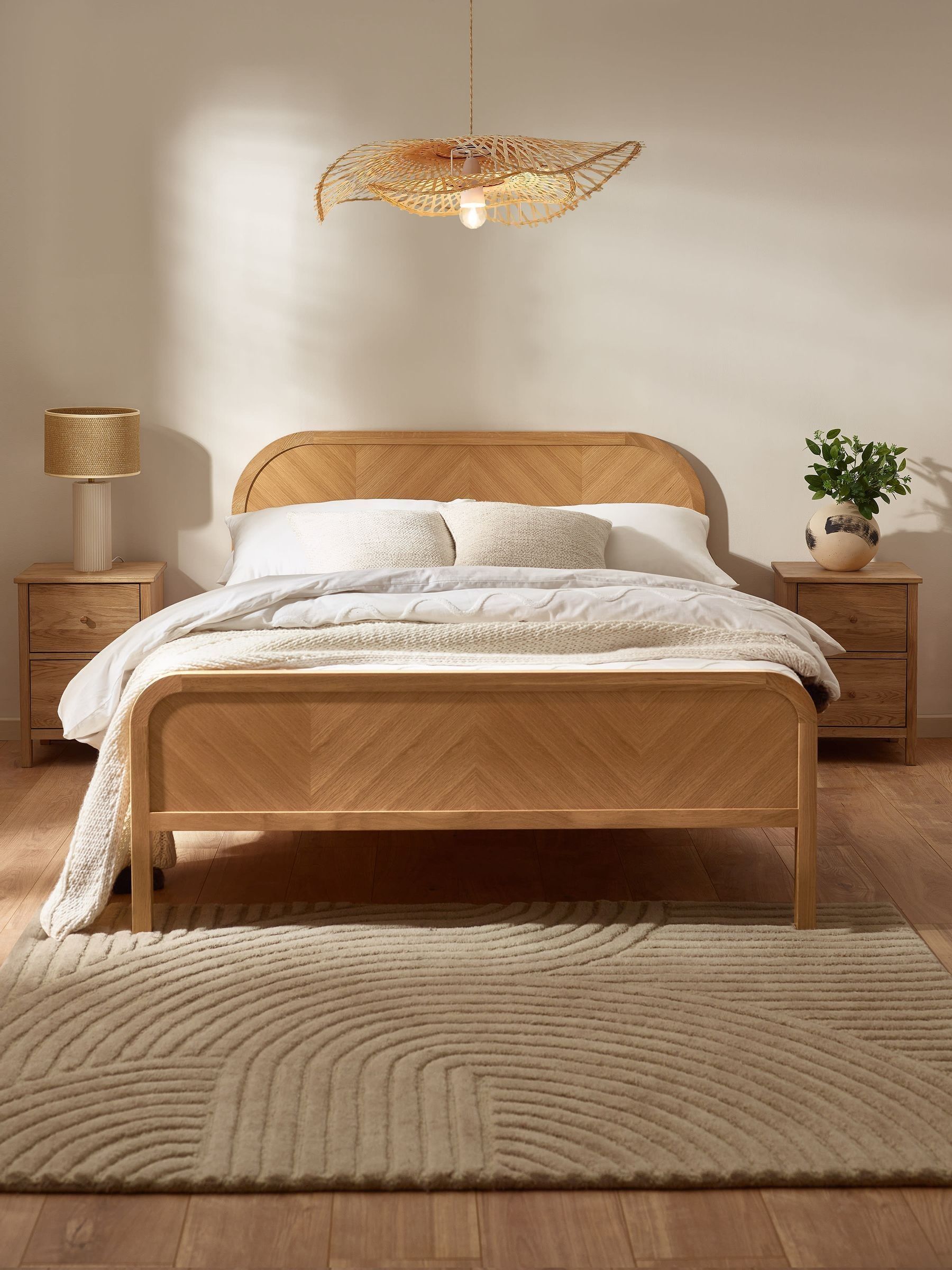 Julian Bowen Unisex Oak Effect Milo Chevron Bed - Image 3