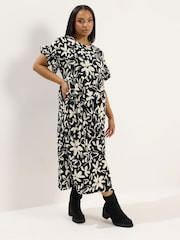 Yours Curve Black Frilled Sleeve Dress - Image 2 of 5