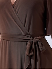 Καφέ - Φόρεμα Yours Curve London με βολάν και στρίφωμα - Εικόνα 4 του 5