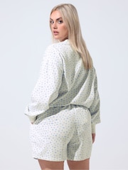 Yours Curve Limited Ditsy Printed Shorts - Image 3 de 5