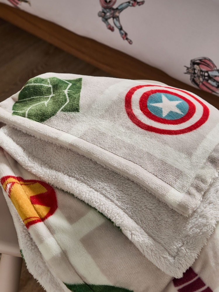 Marvel Sherpa Fleece Throw - Image 2 of 4 Marvel Sherpa Fleece Throw - Image 2 of 4
