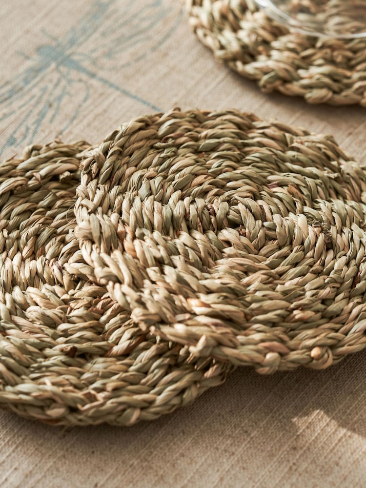 Sophie Allport Set of 4 Natural Seagrass Coasters - Image 2 of 3 Sophie Allport Set of 4 Natural Seagrass Coasters - Image 2 of 3