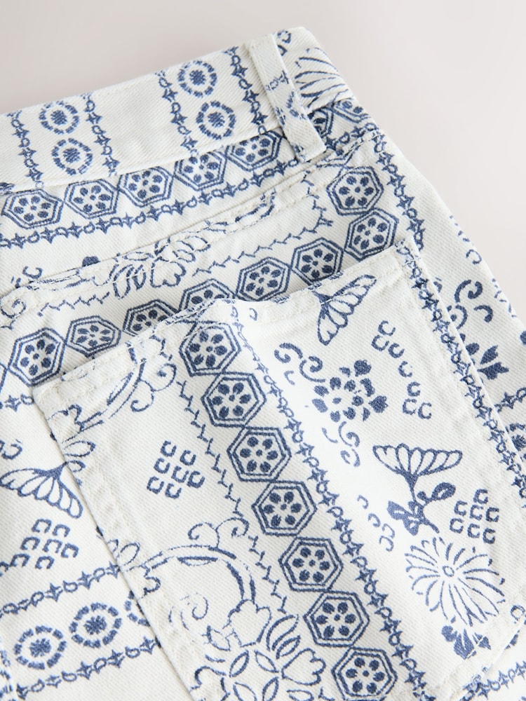 Ecru/mornarsko modra bandana potiskom - Bermuda denim kratke hlače - Slika 9 iz 9