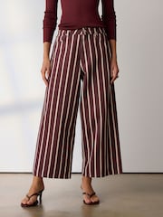 Marrone a righe - Jeans a gamba larga con orlo grezzo e taglio corto - Immagine 2 di 7