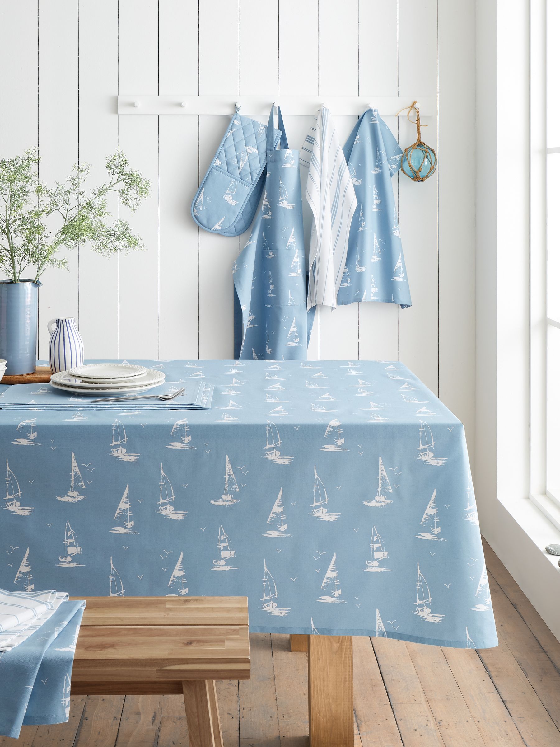 Catherine Lansfield Unisex Blue Salcombe Boats Cotton Dining Table Table Cloth - Image 6