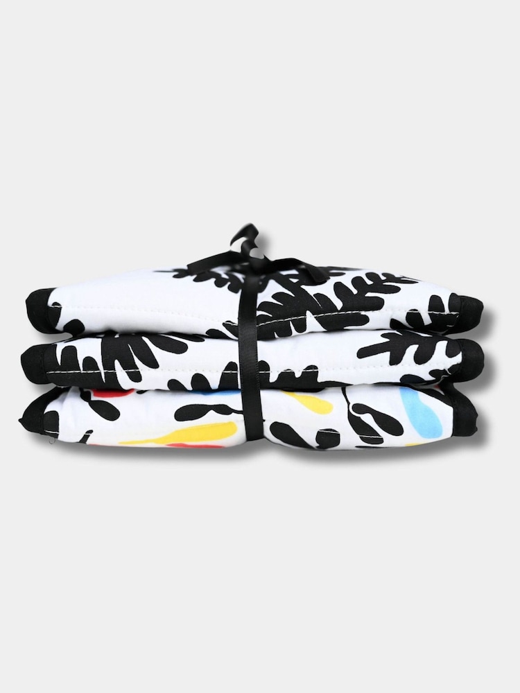 Etta Loves Black Fern Print Sensory Pram Strip - Image 5 of 5