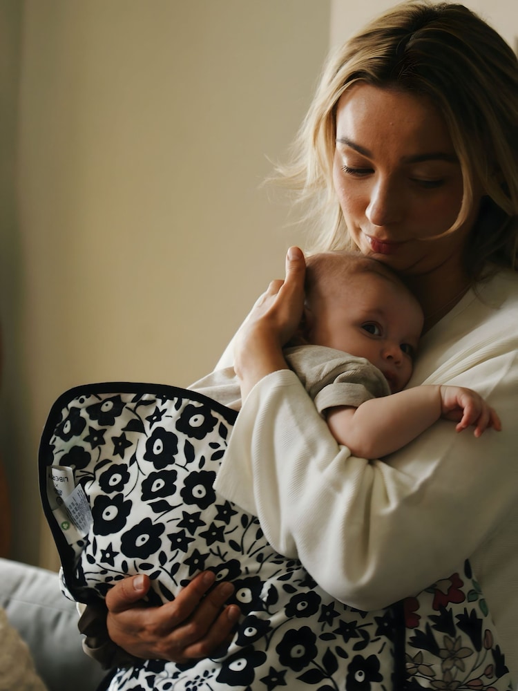 Etta Loves Black & White Liberty Sensory Cotton Reversible Muslin Blanket - Image 5 of 5