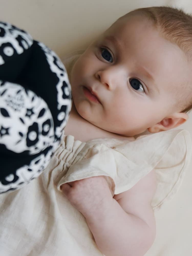 Etta Loves Black & White Liberty Sensory Activity Grasp Ball - Image 2 of 6 Etta Loves Black & White Liberty Sensory Activity Grasp Ball - Image 2 of 6