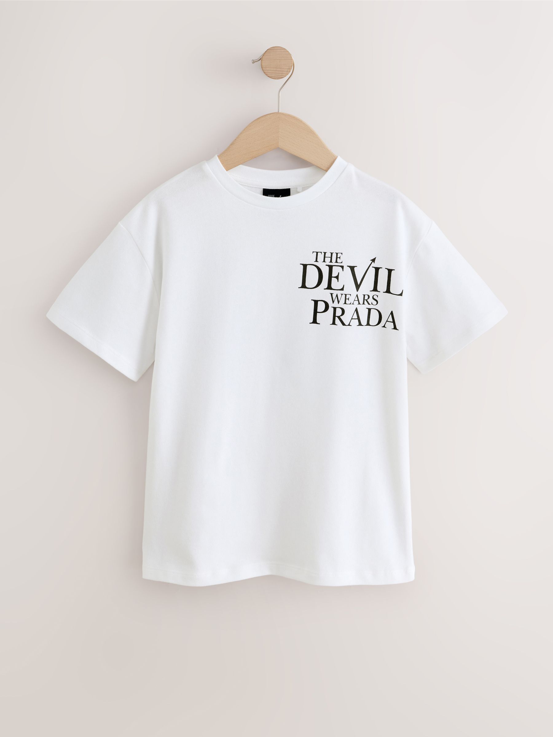 Next：日本 ホワイト - The Devil Wears Prada オーバーサイズ
