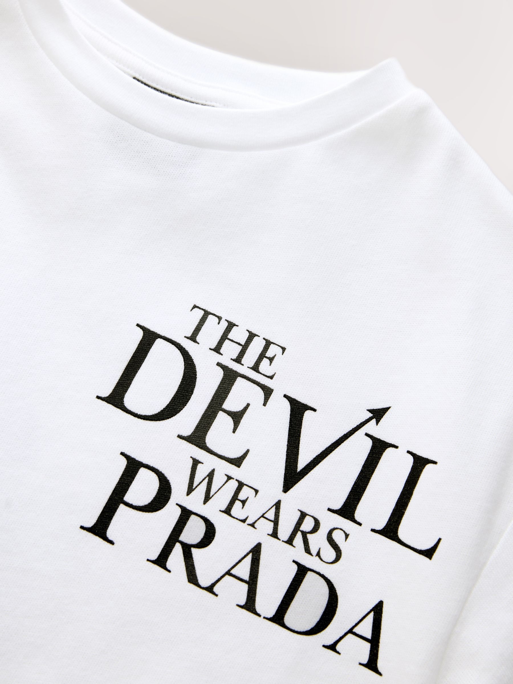 Next：日本 ホワイト - The Devil Wears Prada オーバーサイズ