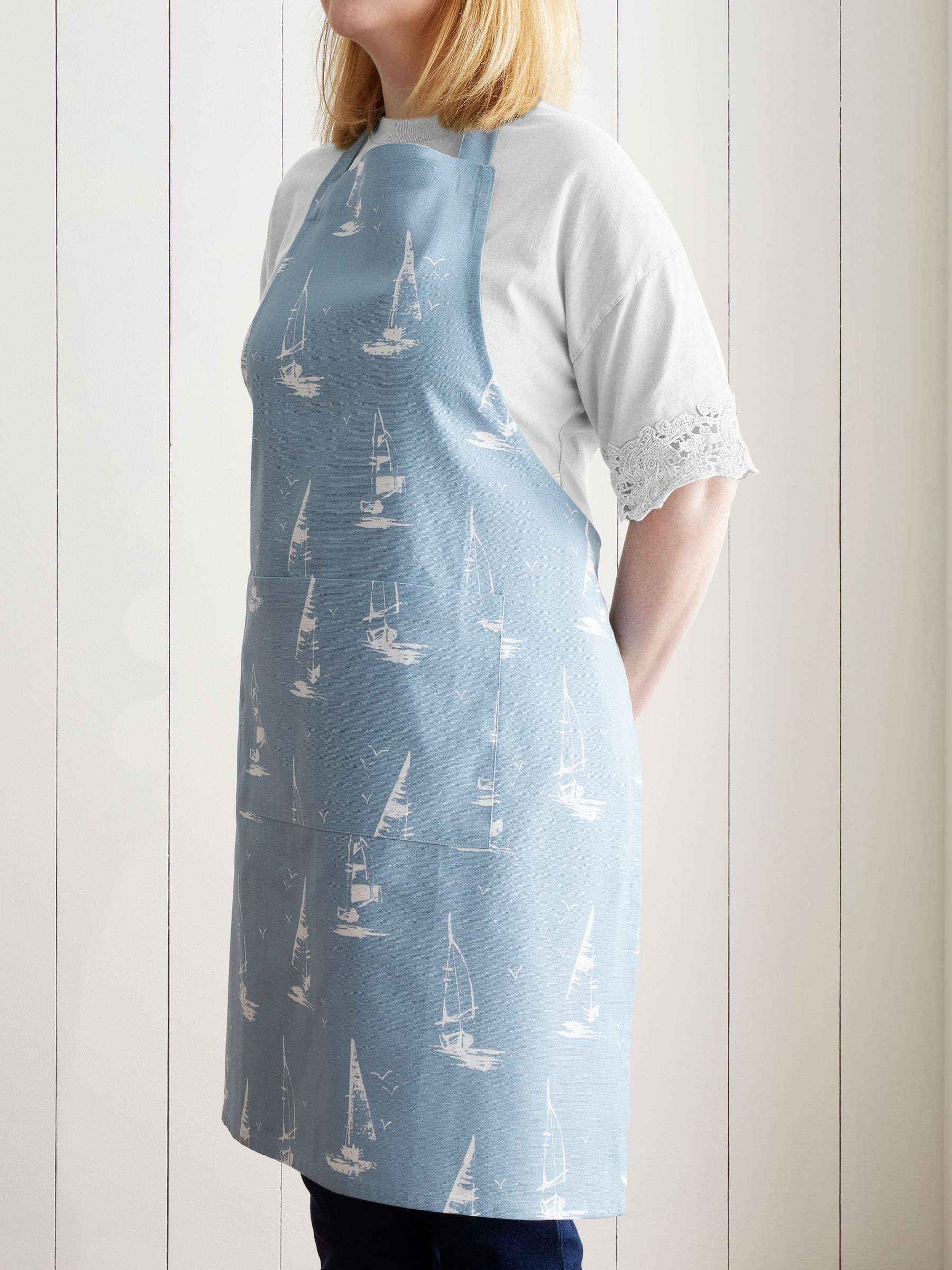 Catherine Lansfield Blue Salcombe Boats Cotton Kitchen Adult Apron - Image 4