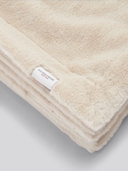 Us Polo Assn Silver Birch Premium Fur-Style Throw - Image 3 of 5