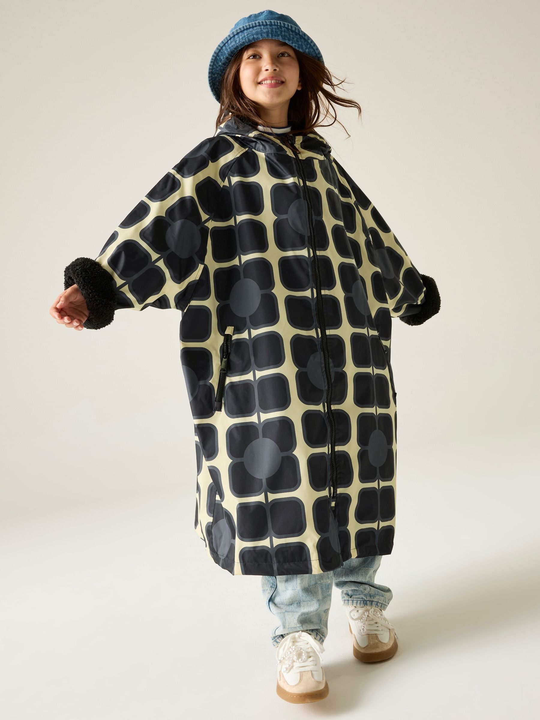 Regatta Kids Gintpopmono Kids Orla Changing Robe Hydrofort Robe in Size 11 - 12 Years, Sports Direct - Image 5